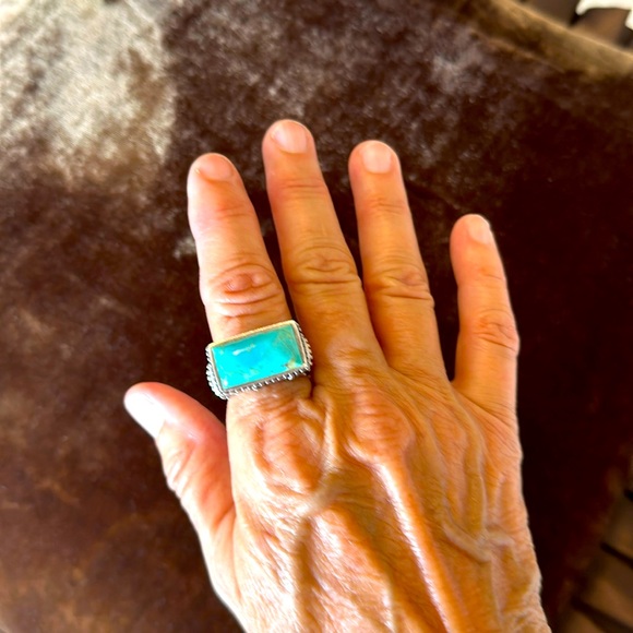 Vintage Sterling Silver Stamped 925 Genuine Turquoise Ring Large and Chunky 🤩 - Picture 1 of 11